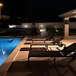 Pet Friendly In Sveti Lovrec Pazenati * Sveti Lovreč Pazenatički